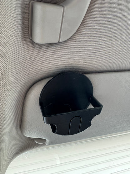 Snus Halter für die Sonnenblende