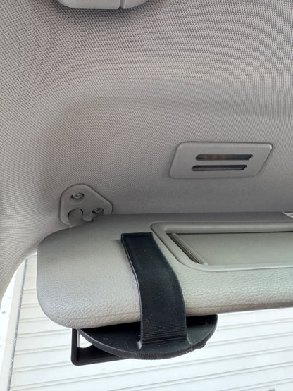 Snus Halter für die Sonnenblende